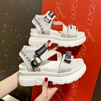 Lüks Tasarımcılar Moda Kadın platform sandaletler Beyaz Tıknaz Spor Kama Ayakkabı Kadın Yaz Öğrencileri Ayakkabı Büyük Boy 42