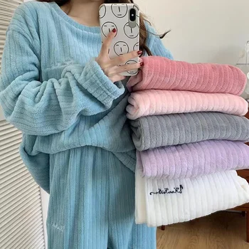 Sonbahar Ve kışlık pijama Seti İki Parçalı Mercan Polar Ev Giysileri Yeni Rahat Çizgili Kadın
