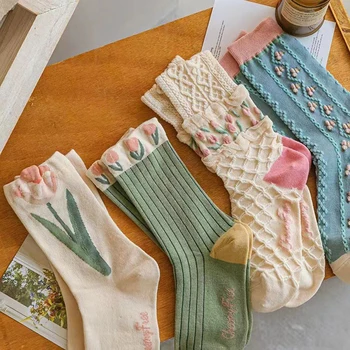 Yeni Kadın Çorap Kore Tarzı Çiçek Trendi Rahat Pamuk Çorap Kızlar Fırfırlı Fırfır Sevimli Tatlı Nefes Kawaii Ekip Çorap Kızlar